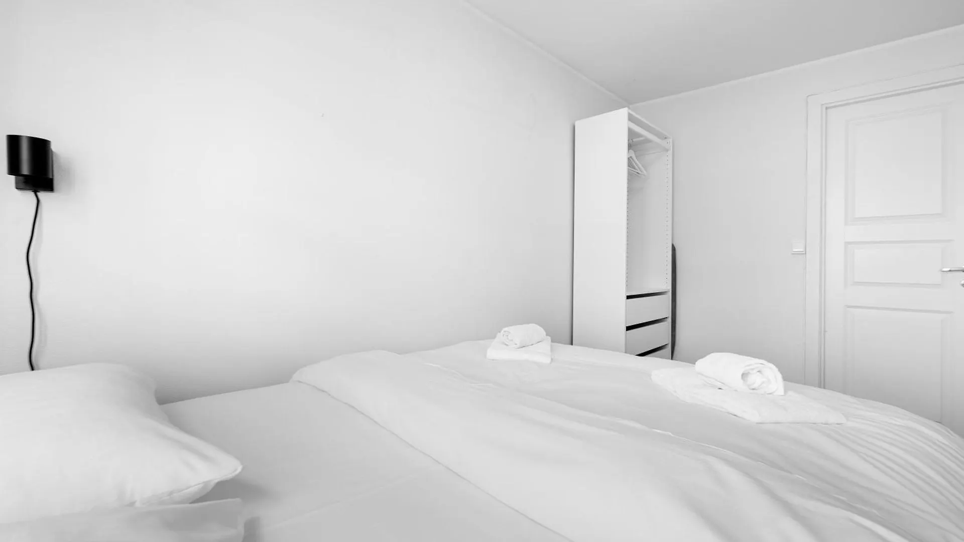 ברגן Homerentals Apartments - Behind Bryggen & Historic Cobblestone Streets - 2 Floor Renovated From February 2025