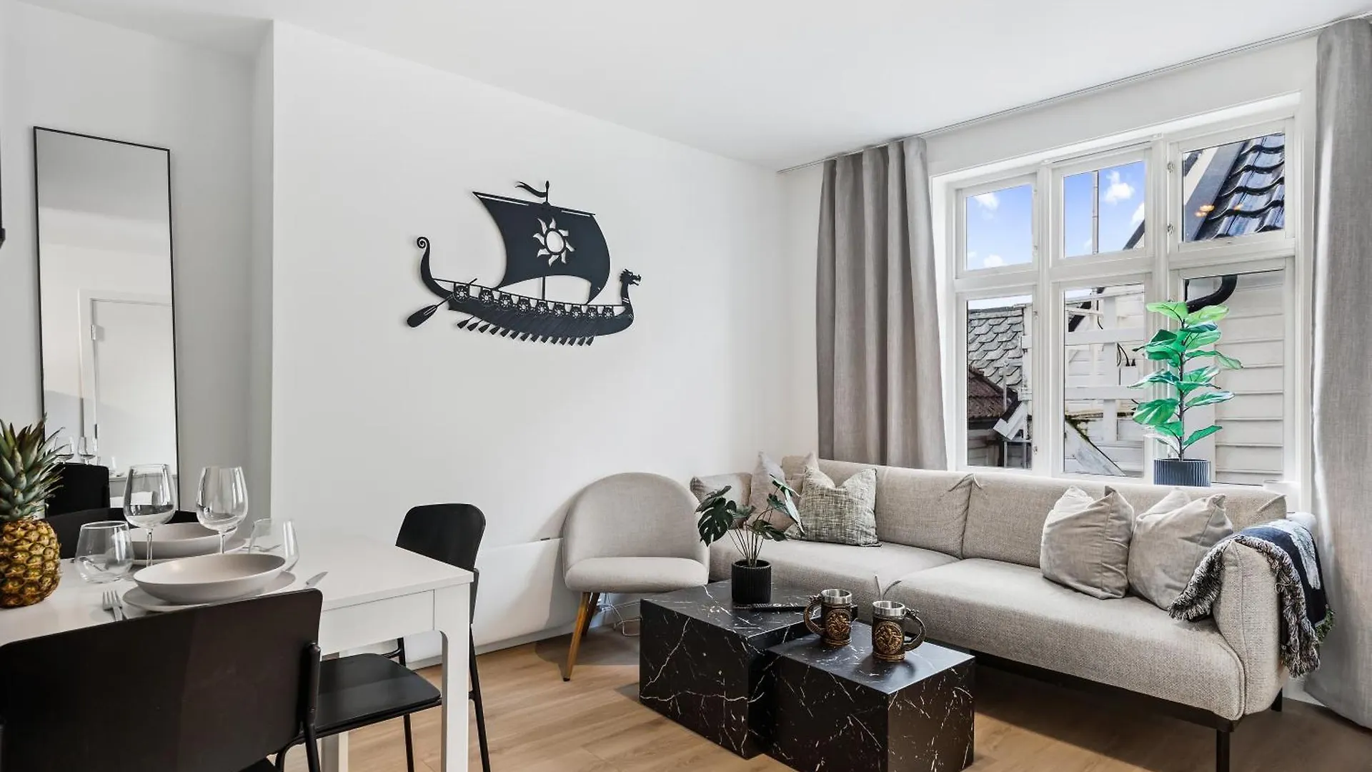 ברגן Homerentals Apartments - Behind Bryggen & Historic Cobblestone Streets - 2 Floor Renovated From February 2025 מלון דירות
